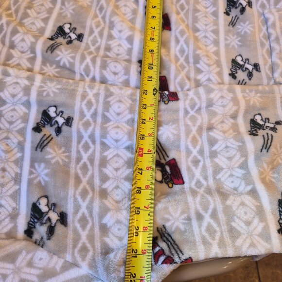 Snoopy Peanuts Christmas Robe Hoodie Belt Pockets Super Soft Berkshire L/XL - Picture 5 of 6